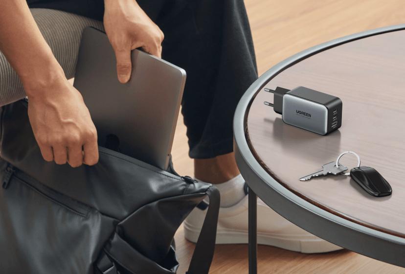 Can You Charge Your Phone on a Plane? UGREEN CA